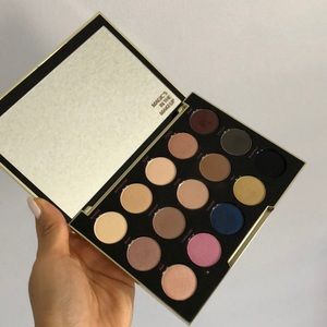 Urban Decay Gwen Stefani Eyeshadow Palette
